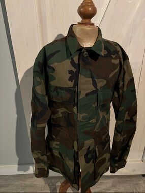 Women’s Camouflage Military-Style Jacket - Green Camo